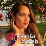 Cinta Laura Tampil Memukau